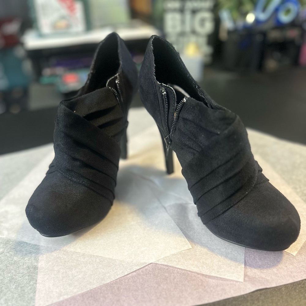 Elegant Women's Ankle Heels